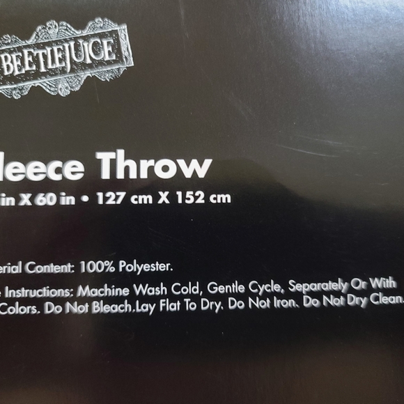 Lidia from Beetlejuice Fence throw NWT 🕷🧙🏻‍♀️🤩 - Picture 4 of 5